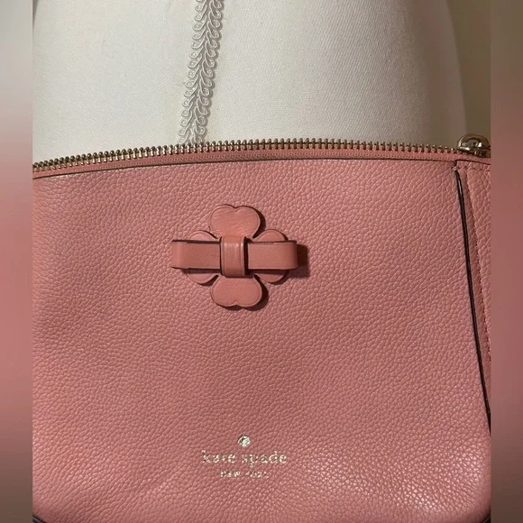 Kate Spade crossbody. - Picture 2 of 14